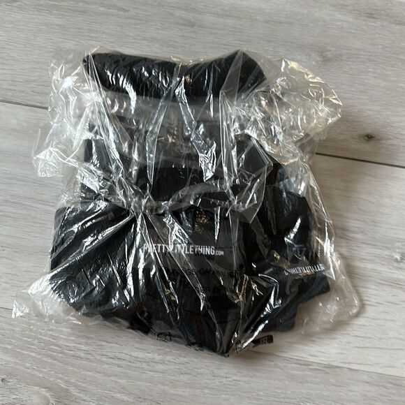 Prettylittlething Black Ribbed Knit Racer Bodysuit M NWT IN PACKAGING - Picture 6 of 7